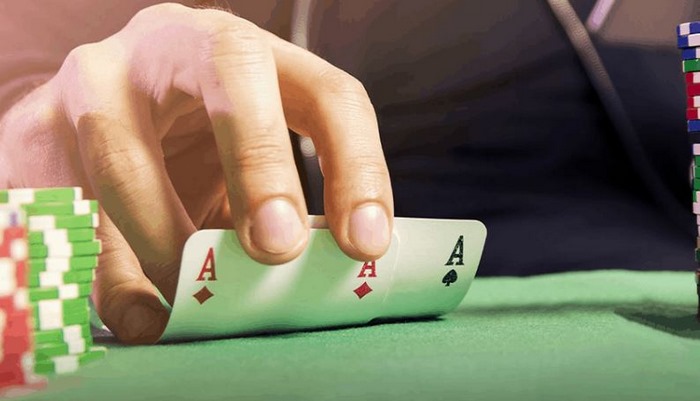 Tìm hiểu cách chơi poker ba lá chi tiết và chính xác