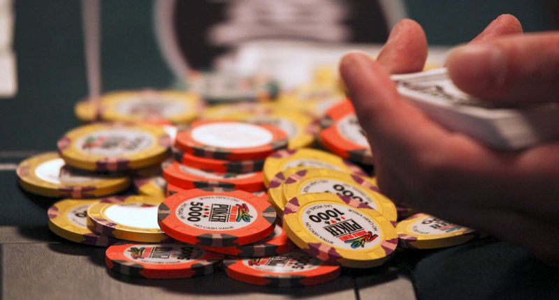 Ante trong poker là gì? Tầm quan trọng và tác động đặc biệt của